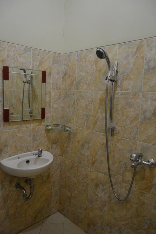 Hotel Khalista Purwakarta Zimmer foto